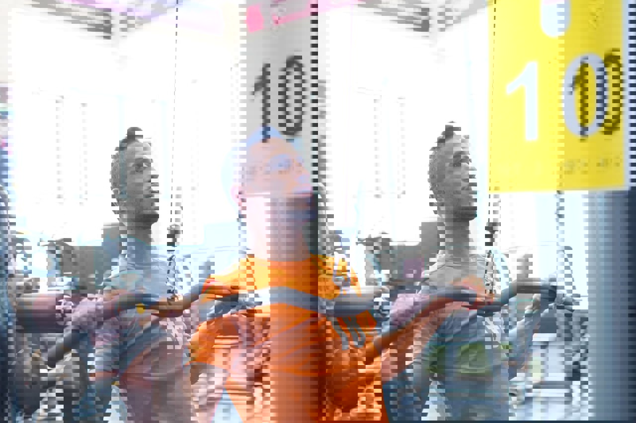 2193557