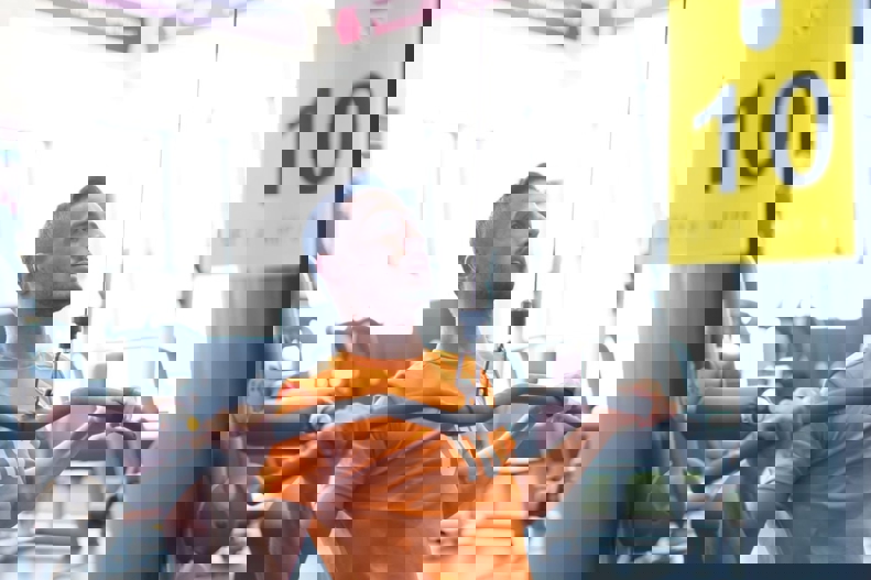 2193557