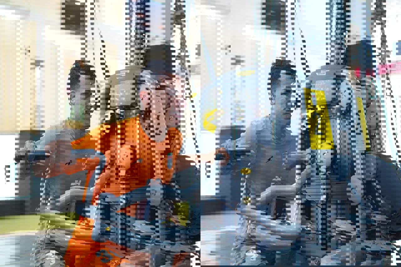 2193562