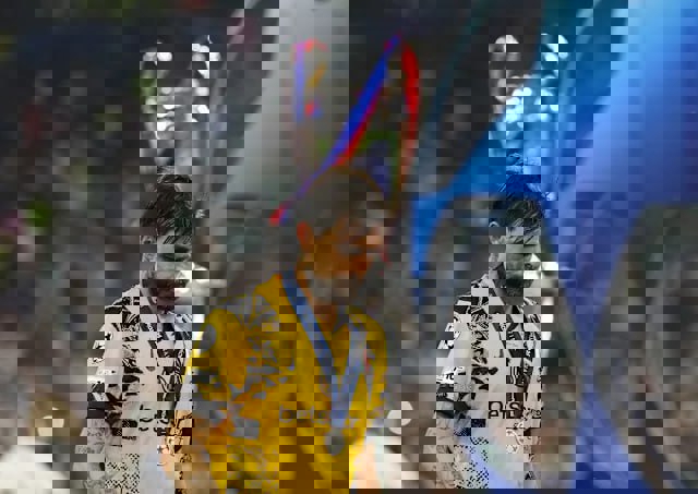 2194054