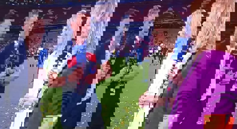 2194052