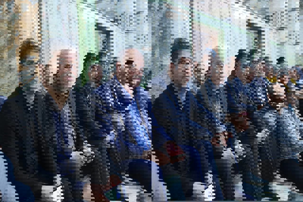 2194081