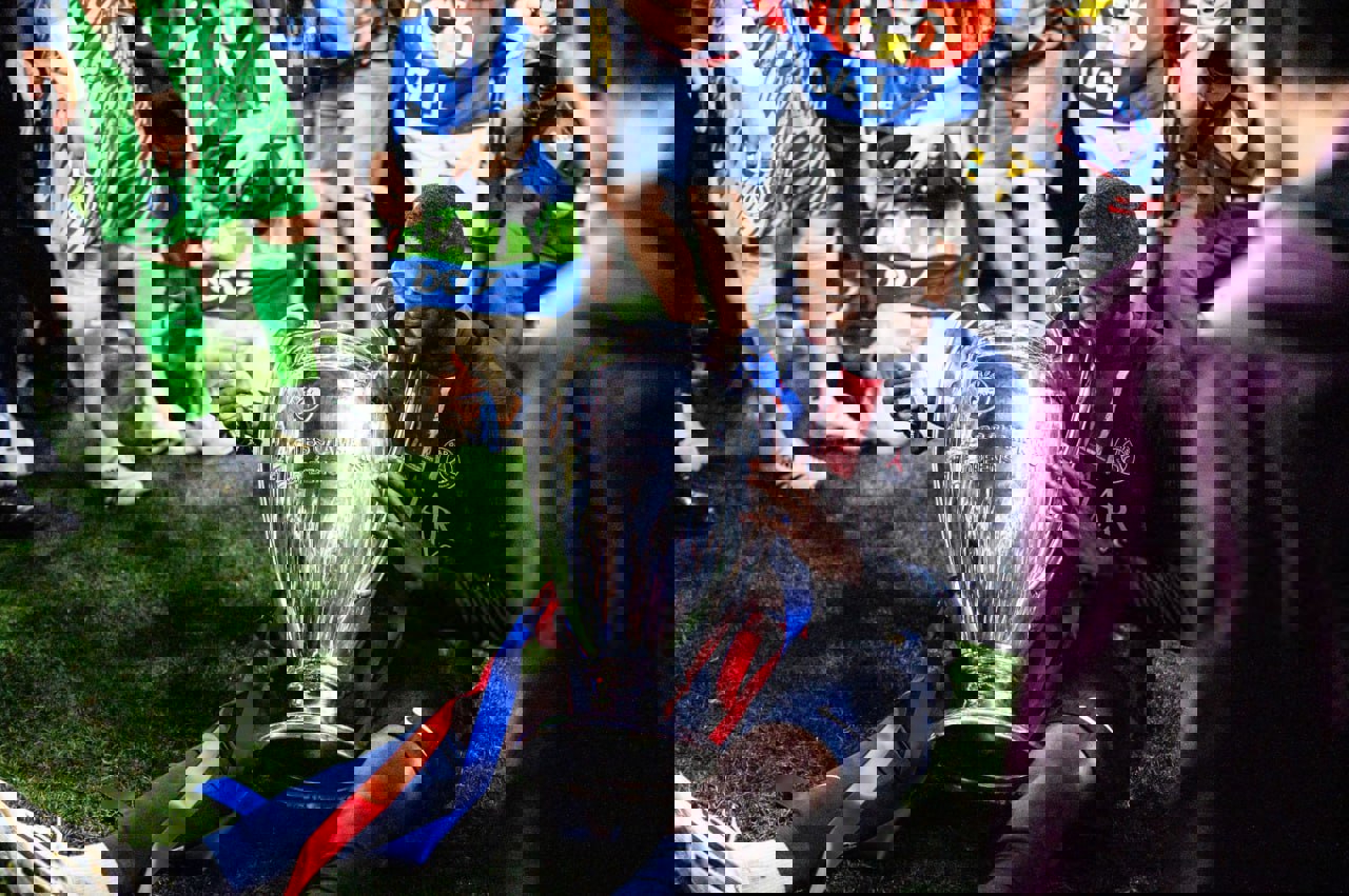 2194102