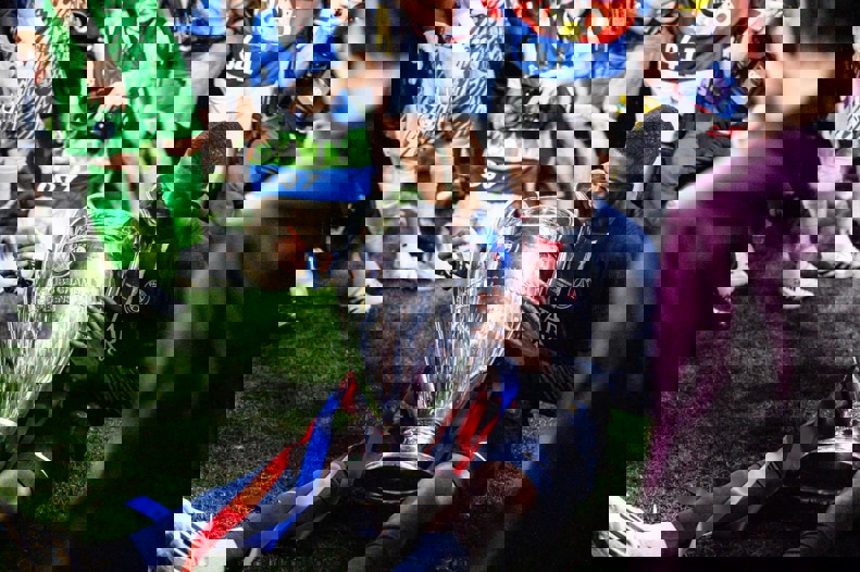 2194102