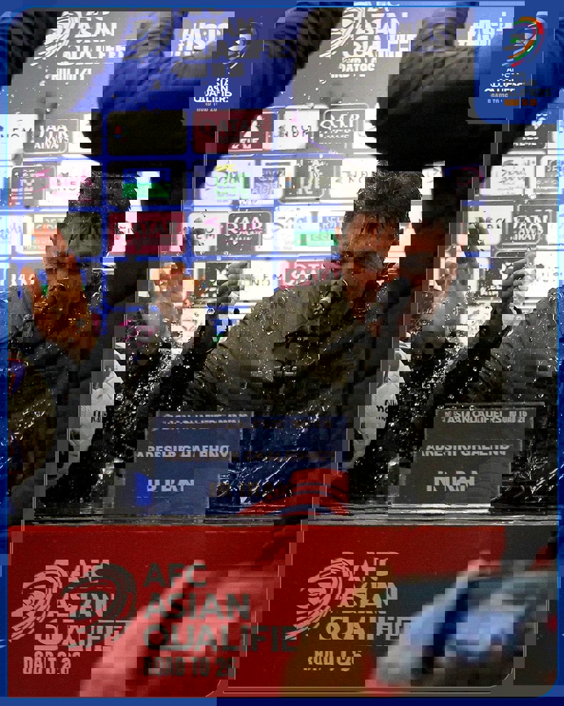 2194374
