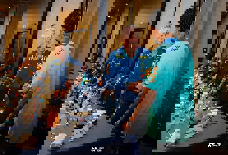 2194574