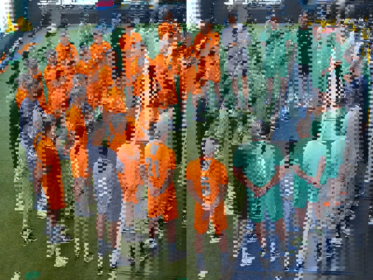2194568