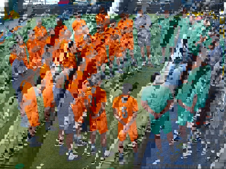 2194568