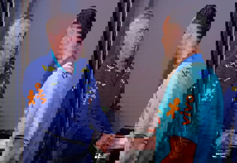 2194572