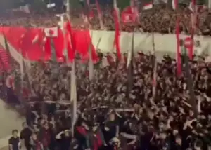 سنگ تمام ژاپنی‌ها برای بدرقه اوراوا ردز به آمریکا