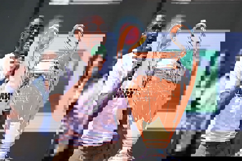 2194610