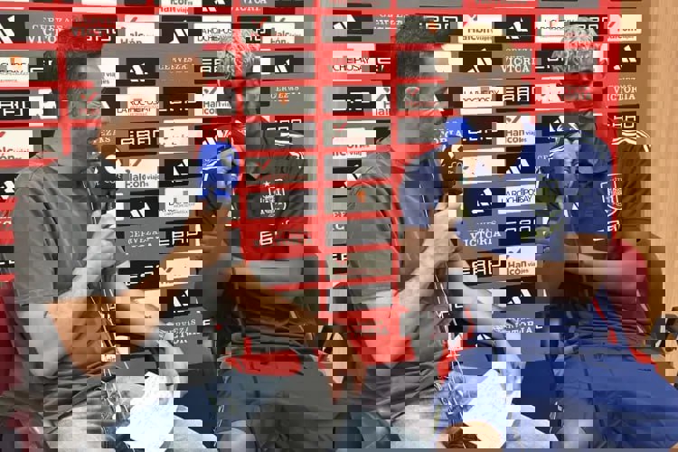 2194832