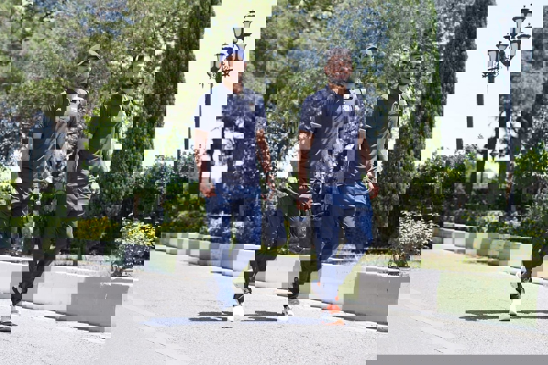 2194841