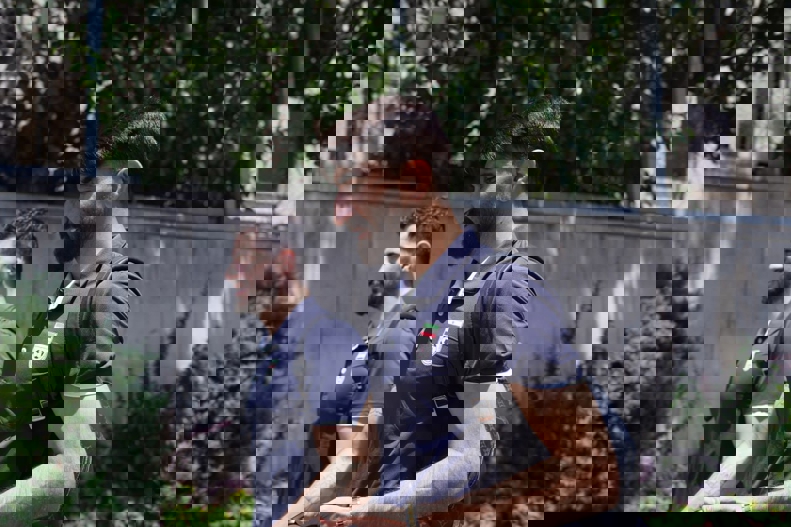 2194843