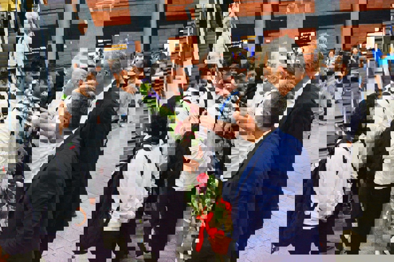 2194763