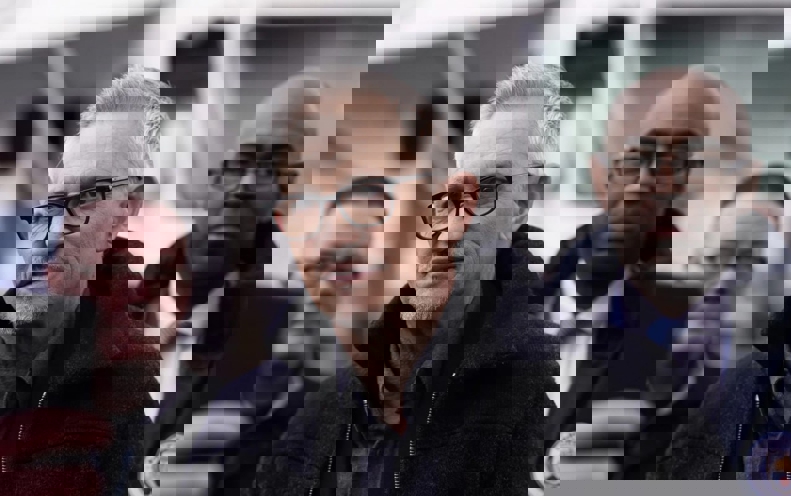 2194921