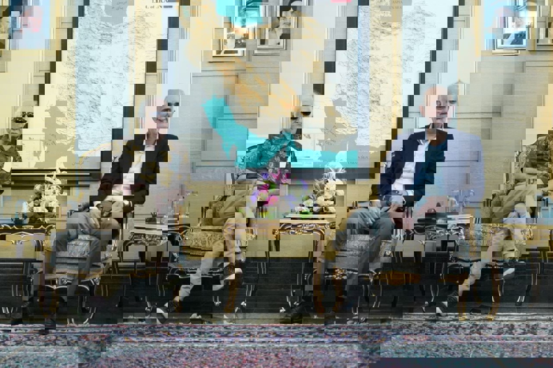 2194871
