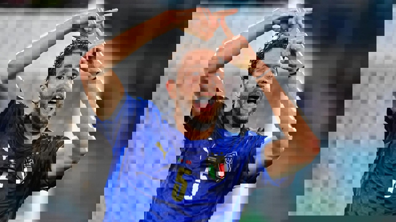 2194879