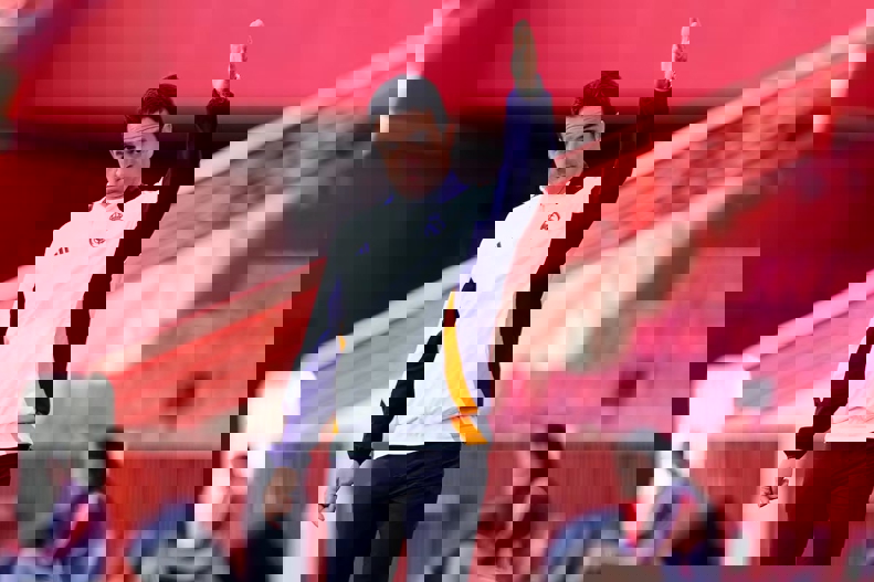 2194927