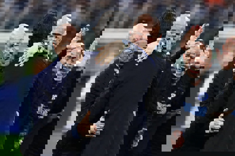 2195244