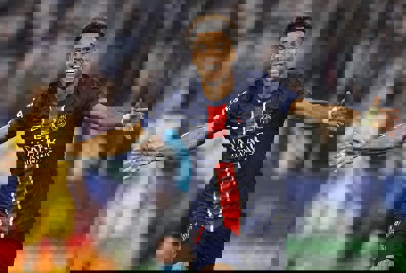 2195323