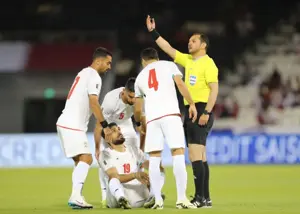 مماشات عجیب داور با ستاره قطر مقابل ایران (عکس)
