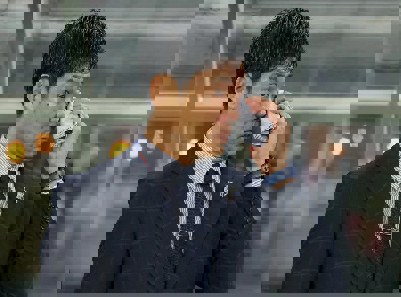 2195808