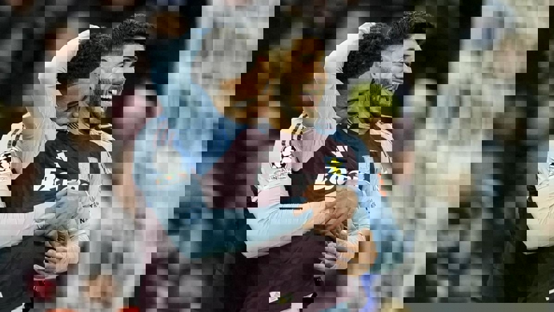 2195569