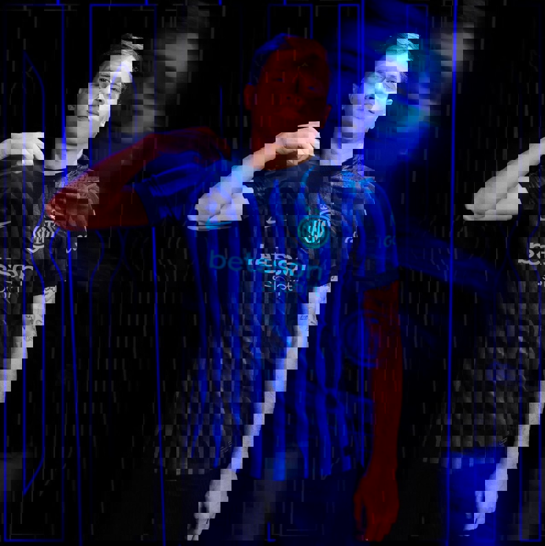 2195599