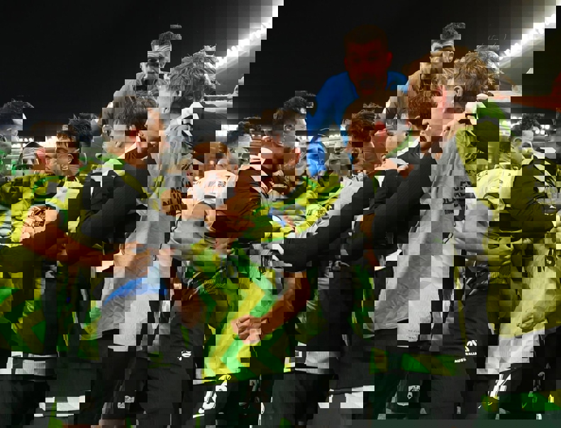 2195693
