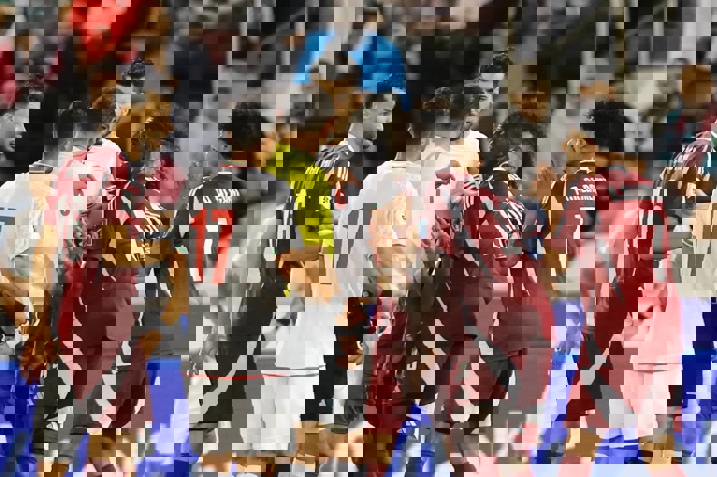 2195863