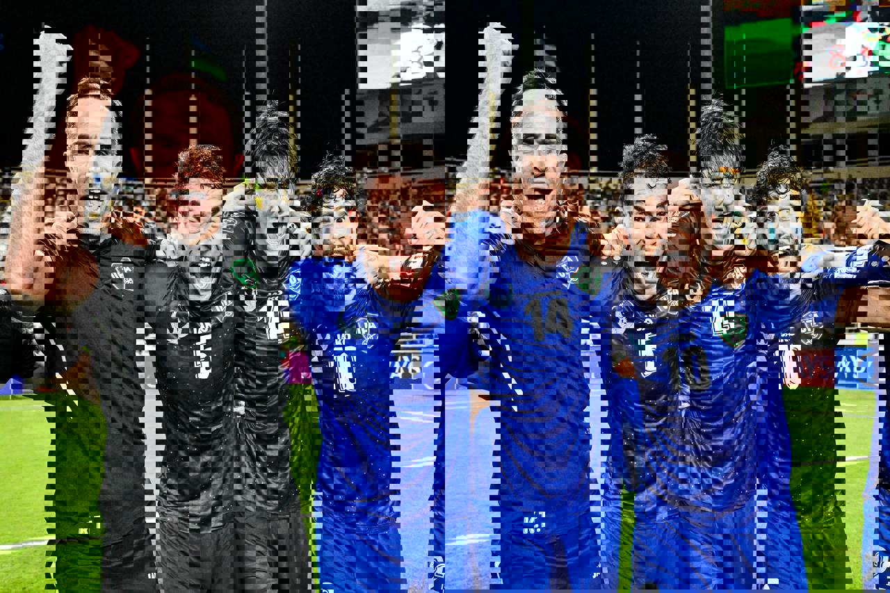 2195898