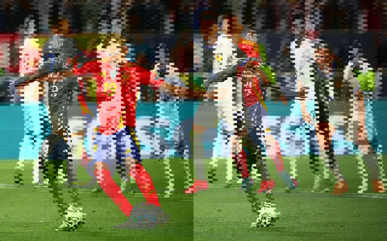 2195879