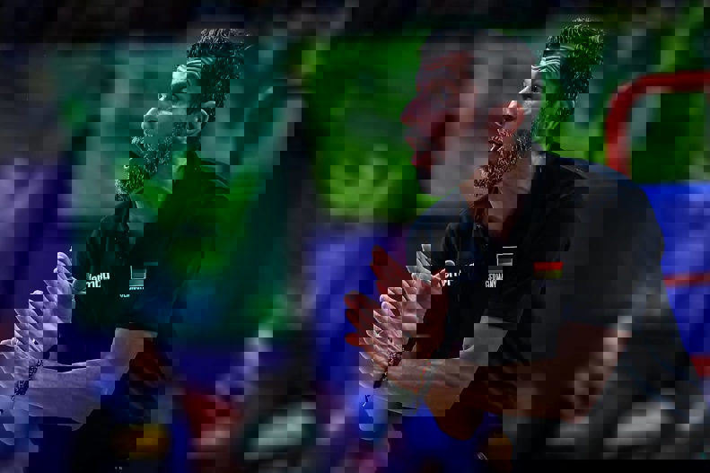 2195966