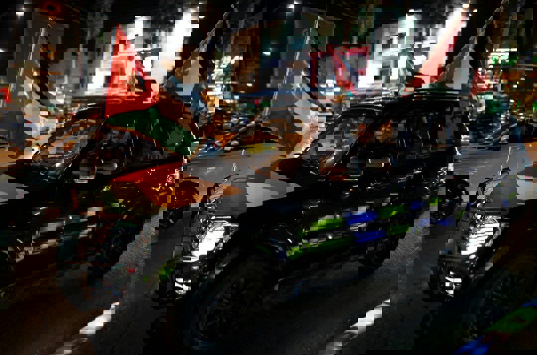 2195992