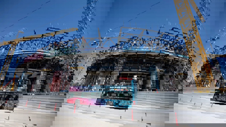 2196086