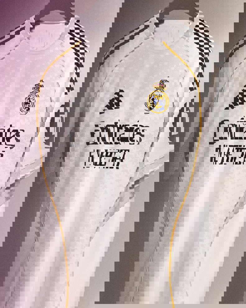 2196026
