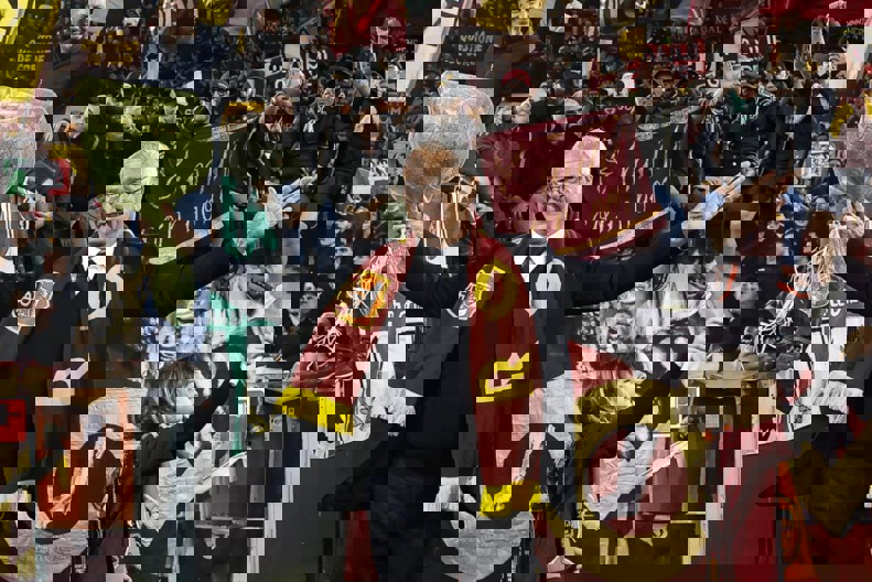 2196528