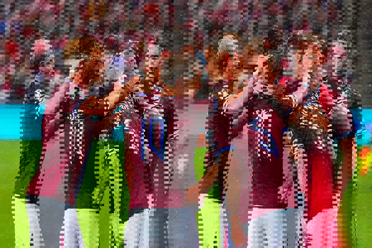 2196208