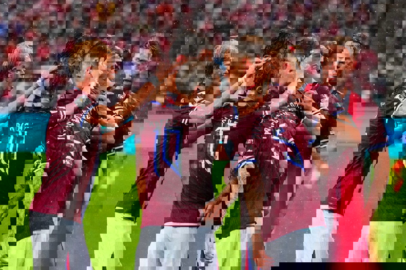 2196208