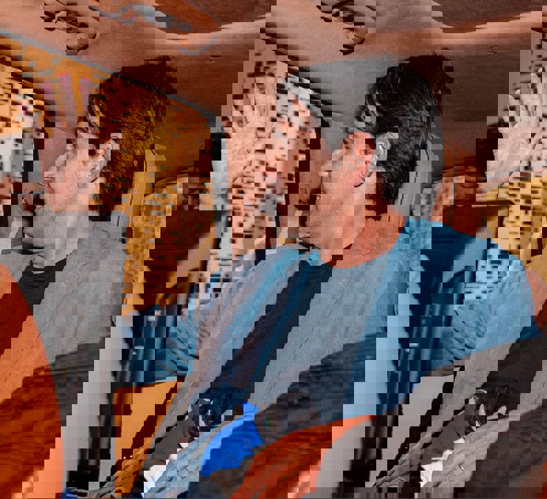 2196189