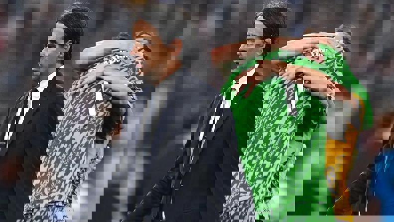2196382