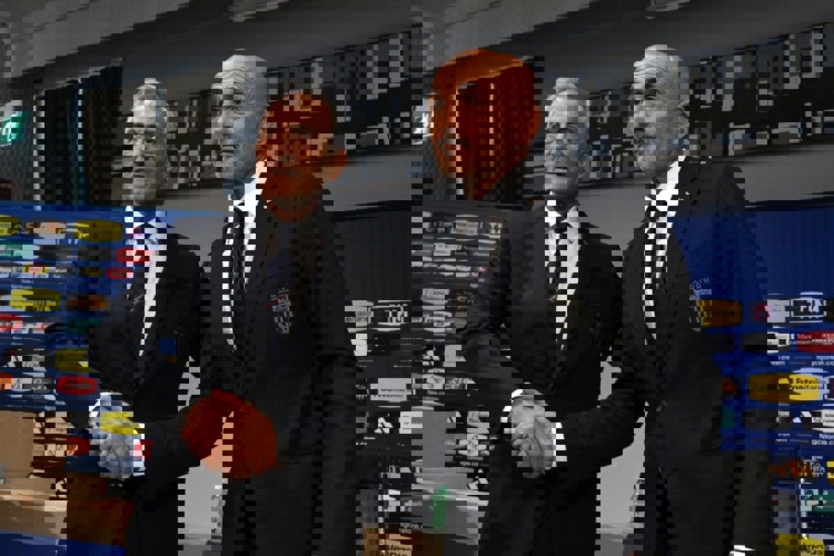 2196384
