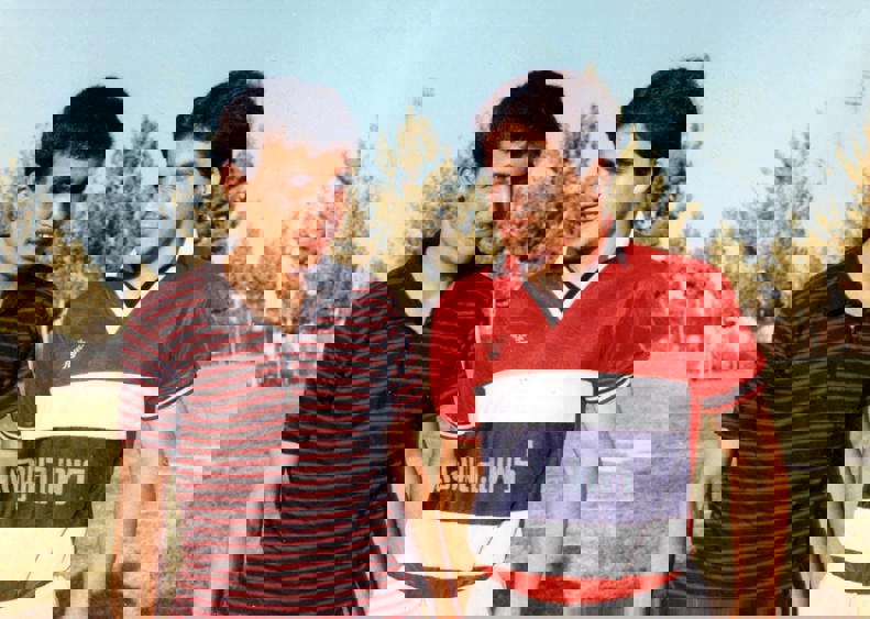 2196395
