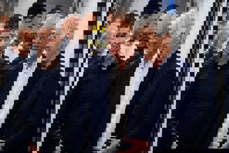 2196431