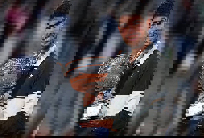 2196915