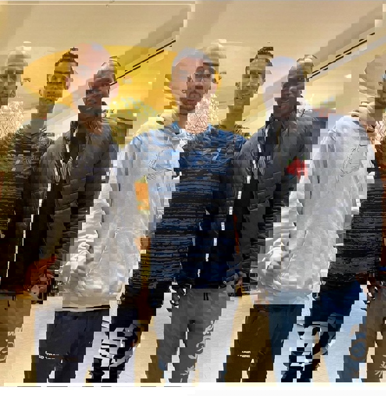 2196578