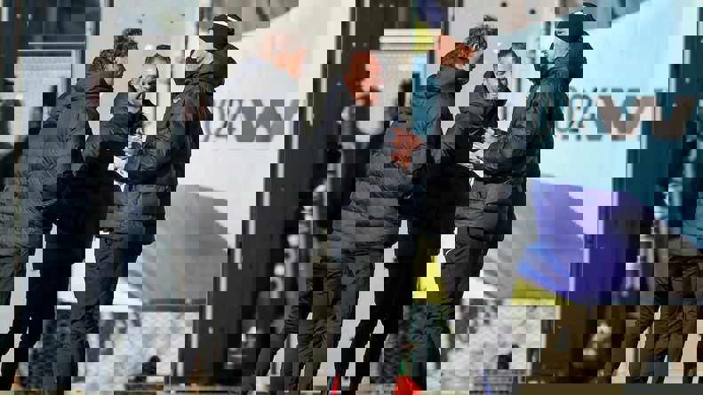 2196736
