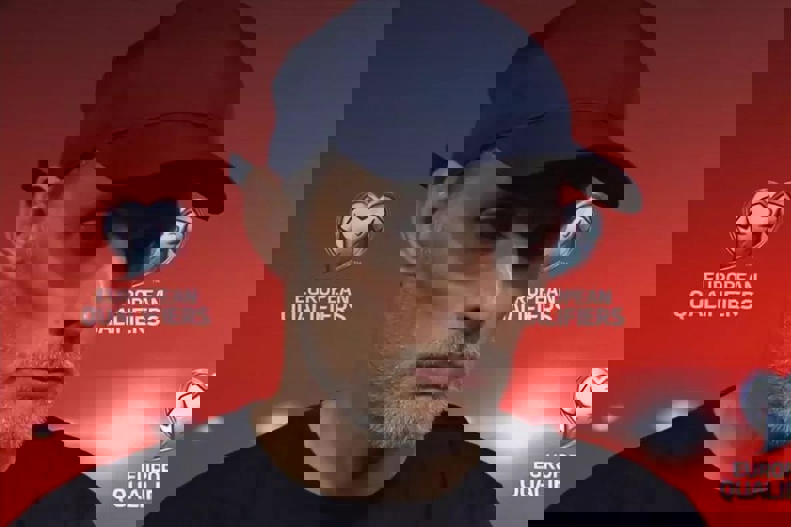 2196879