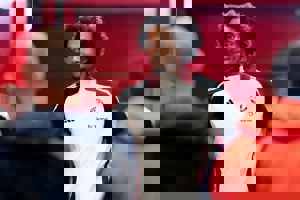 مذاکرات پیشرفته رم برای خرید مهاجم منچستر